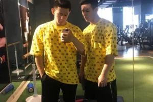 双胞胎健身兄弟同时出镜秀身材，你更喜欢哪一款！-大壹博客