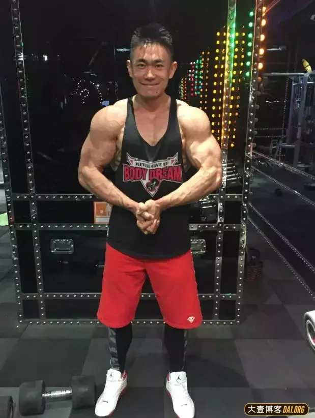 90后吉林小伙:受施瓦辛格电影的影响,变身筋肉男! 90后吉林小伙:受施瓦辛格电影的影响,变身筋肉男!