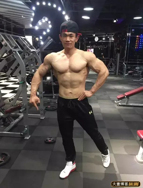 90后吉林小伙:受施瓦辛格电影的影响,变身筋肉男! 90后吉林小伙:受施瓦辛格电影的影响,变身筋肉男!