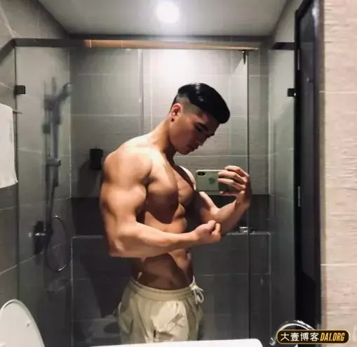 00后温州小伙:想要别人认可自己,首先自己要认可自己! 00后温州小伙:想要别人认可自己,首先自己要认可自己!