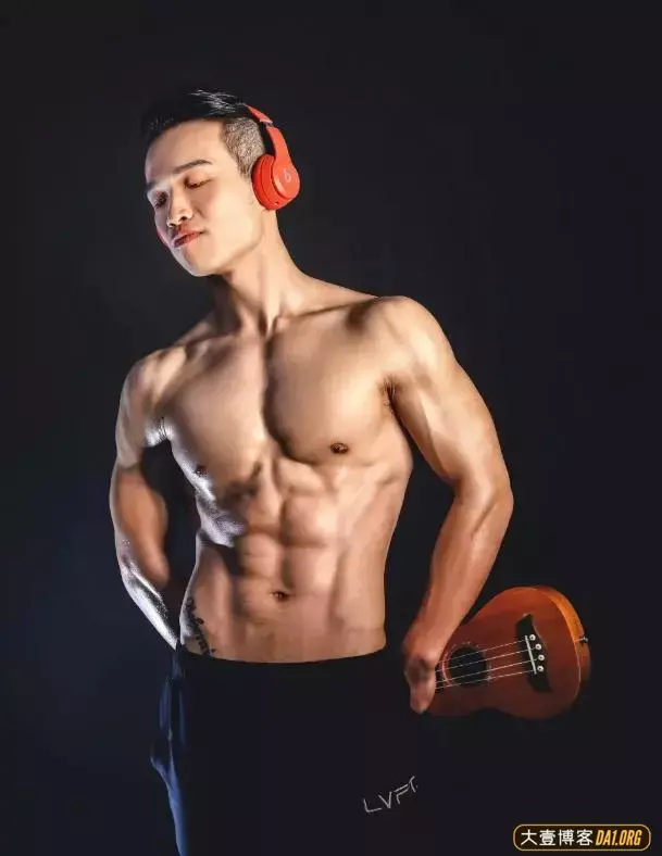 武汉健身教练:健身是一种雕刻艺术,通过健身改变自身! 武汉健身教练:健身是一种雕刻艺术,通过健身改变自身!