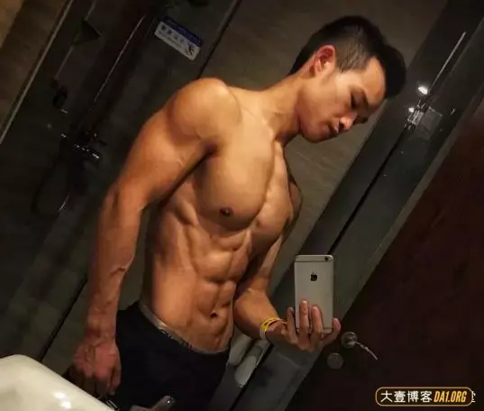 武汉健身教练:健身是一种雕刻艺术,通过健身改变自身! 武汉健身教练:健身是一种雕刻艺术,通过健身改变自身!