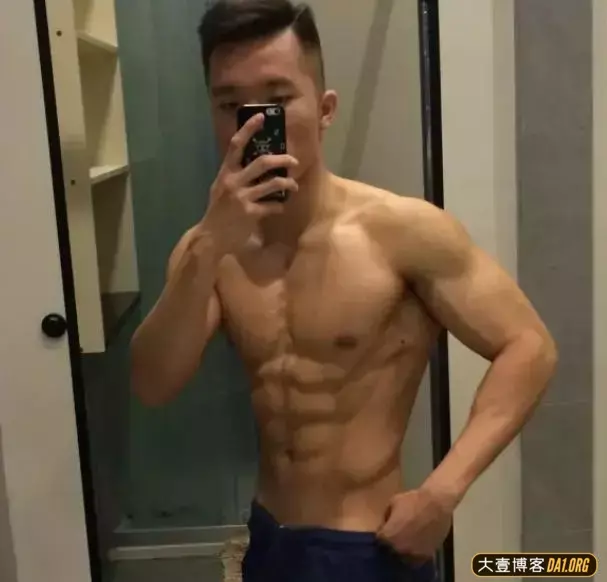 90后广东健身爱好者:坚持在健身的道路上继续阔步前行! 90后广东健身爱好者:坚持在健身的道路上继续阔步前行!