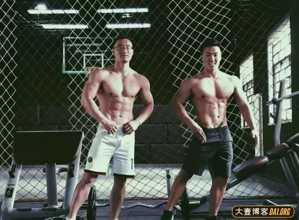 山西小伙秀肌肉:撸铁为了遇见更好自己! 山西小伙秀肌肉:撸铁为了遇见更好自己!