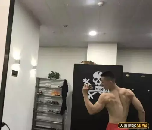 健身爱好者:不屈不挠的奋斗才是取得胜利的唯一道路! 健身爱好者:不屈不挠的奋斗才是取得胜利的唯一道路!