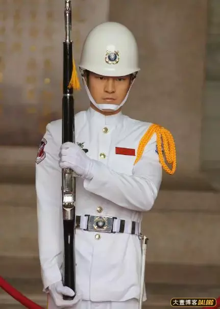 吕金象为拍戏贡献一身肌肉,吕金象是不是同志? 吕金象为拍戏贡献一身肌肉,吕金象是不是同志?