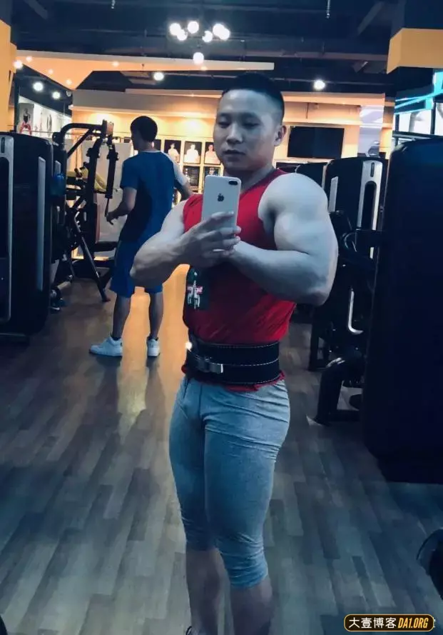 西安小伙健身感悟:浪费时间是所有支出中最奢侈及最昂贵的 西安小伙健身感悟:浪费时间是所有支出中最奢侈及最昂贵的