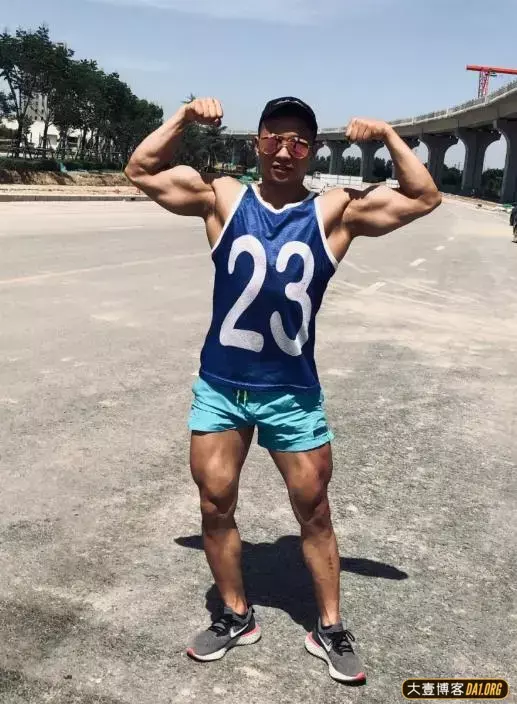 西安小伙健身感悟:浪费时间是所有支出中最奢侈及最昂贵的 西安小伙健身感悟:浪费时间是所有支出中最奢侈及最昂贵的