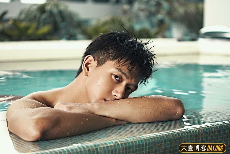 你们的七月男友李现，脱掉衣服八块腹肌的样子简直A爆了！-大壹博客