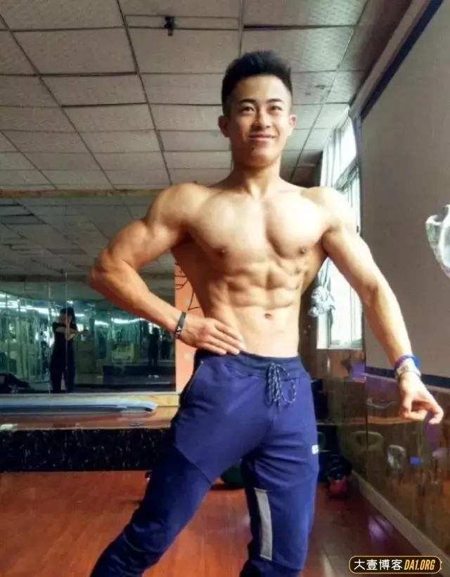 路就在你脚下,只要走,就能到达远方! 路就在你脚下,只要走,就能到达远方!