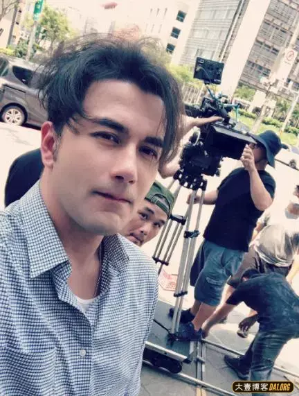 魔尊重楼扮演者黄志玮,黄志玮是混血儿么? 魔尊重楼扮演者黄志玮,黄志玮是混血儿么?