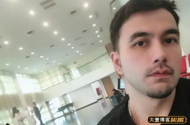 魔尊重楼扮演者黄志玮,黄志玮是混血儿么? 魔尊重楼扮演者黄志玮,黄志玮是混血儿么?