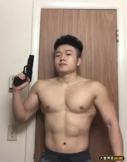 董新尧17分钟视频被扒，网红人设崩塌