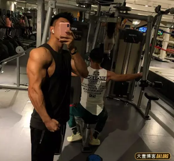 潮鹏同学个人资料,潮鹏同学叫什么名字? 潮鹏同学个人资料,潮鹏同学叫什么名字?