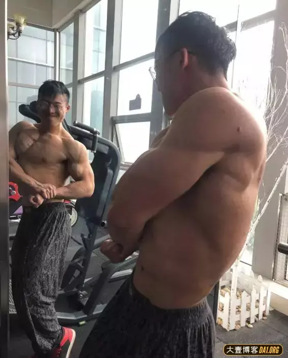 山东体育学院大学生:一身肌肉帅炸了! 山东体育学院大学生:一身肌肉帅炸了!