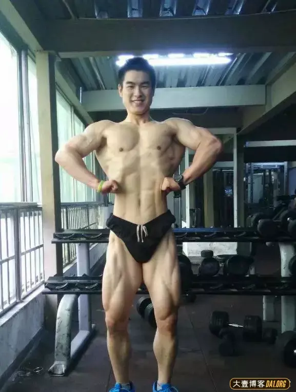 西安小伙确认过眼神:健身是一辈子要坚持的事情! 西安小伙确认过眼神:健身是一辈子要坚持的事情!