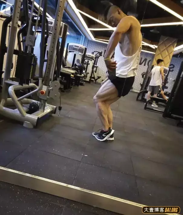 西安小伙确认过眼神:健身是一辈子要坚持的事情! 西安小伙确认过眼神:健身是一辈子要坚持的事情!