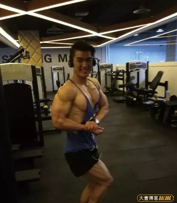 西安小伙确认过眼神:健身是一辈子要坚持的事情! 西安小伙确认过眼神:健身是一辈子要坚持的事情!