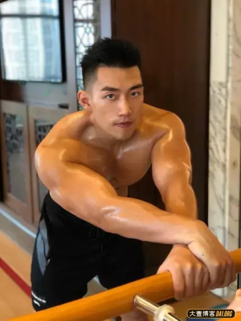 微博肌肉名媛Berlin阳光,Berlin阳光的男友是谁? 微博肌肉名媛Berlin阳光,Berlin阳光的男友是谁?