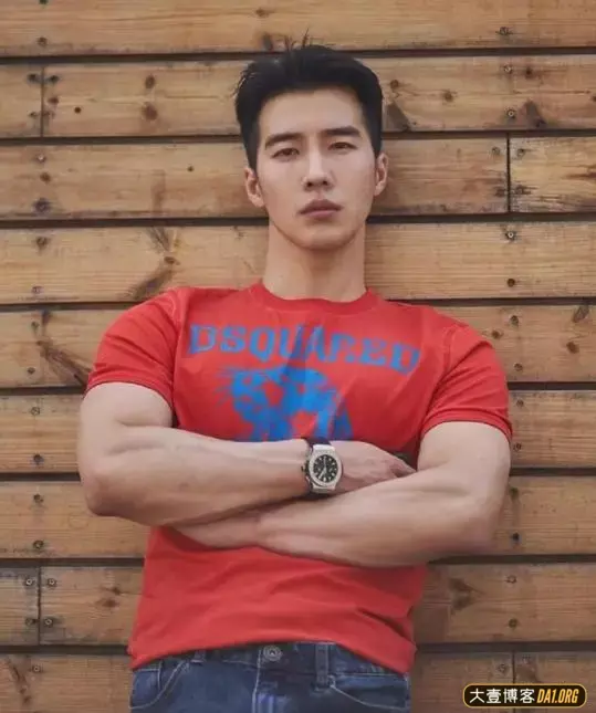 韩国男模李翰,倒三角身材简直不要太吸睛! 韩国男模李翰,倒三角身材简直不要太吸睛!