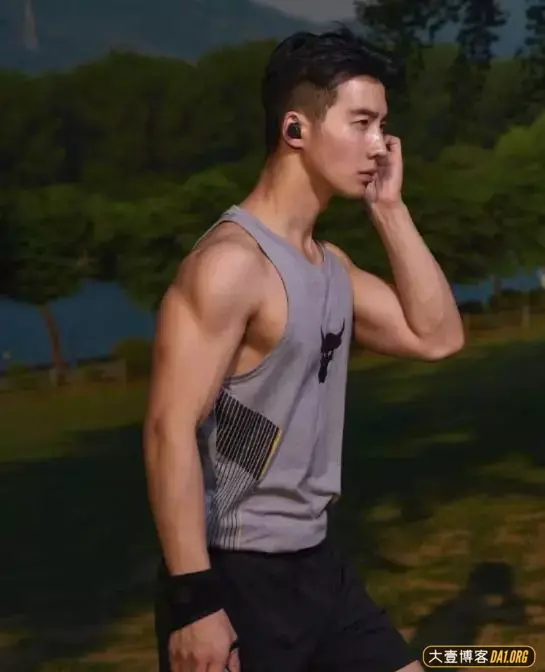 韩国男模李翰,倒三角身材简直不要太吸睛! 韩国男模李翰,倒三角身材简直不要太吸睛!