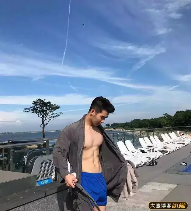 韩国男模李翰,倒三角身材简直不要太吸睛! 韩国男模李翰,倒三角身材简直不要太吸睛!