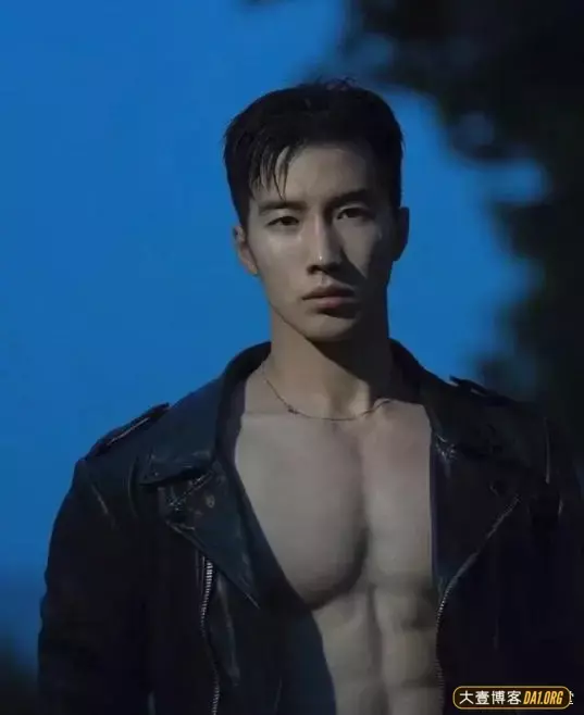 韩国男模李翰,倒三角身材简直不要太吸睛! 韩国男模李翰,倒三角身材简直不要太吸睛!