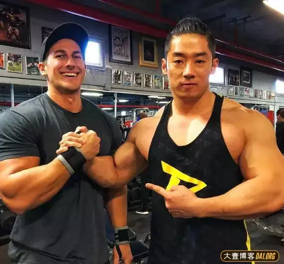 职业健身者:为梦想勇敢地去追求自己最想要的! 职业健身者:为梦想勇敢地去追求自己最想要的!