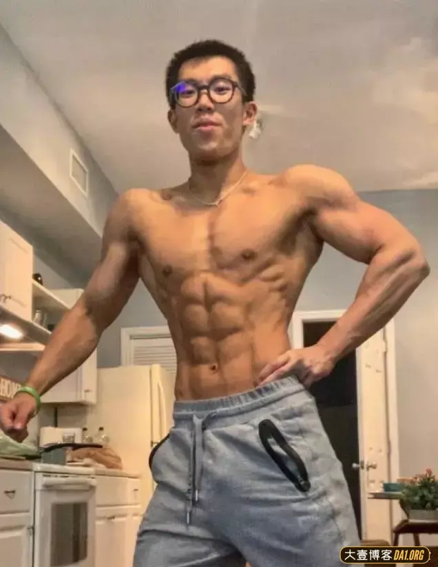 宁波小伙被父亲影响,变身筋肉男! 宁波小伙被父亲影响,变身筋肉男!