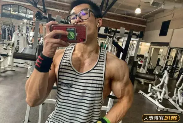 宁波小伙被父亲影响,变身筋肉男! 宁波小伙被父亲影响,变身筋肉男!