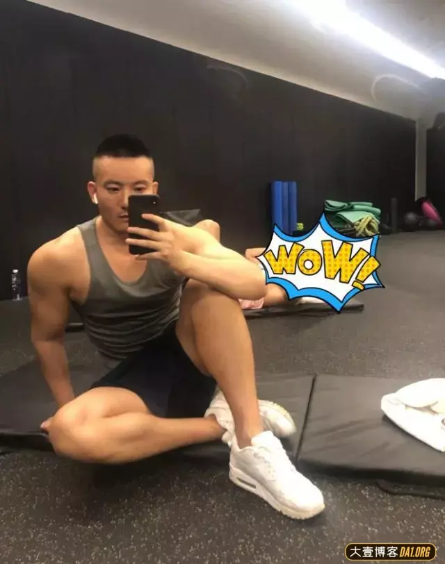 火遍全网的肌肉外卖小哥:胸肌腹肌麒麟臂,你想要什么样的都有! 火遍全网的肌肉外卖小哥:胸肌腹肌麒麟臂,你想要什么样的都有!