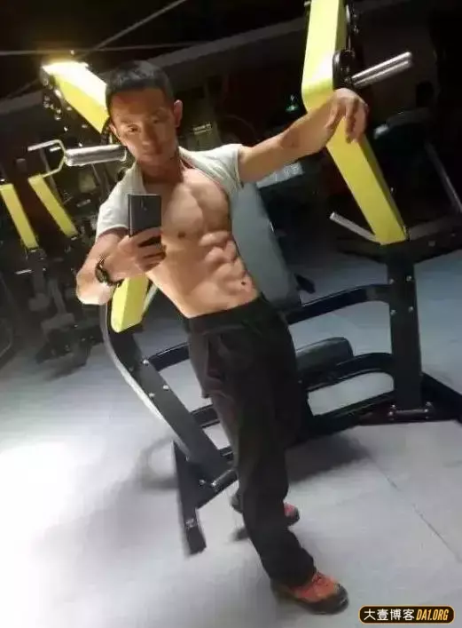 私人教练:健身之路很坚信,但坚持就是胜利! 私人教练:健身之路很坚信,但坚持就是胜利!