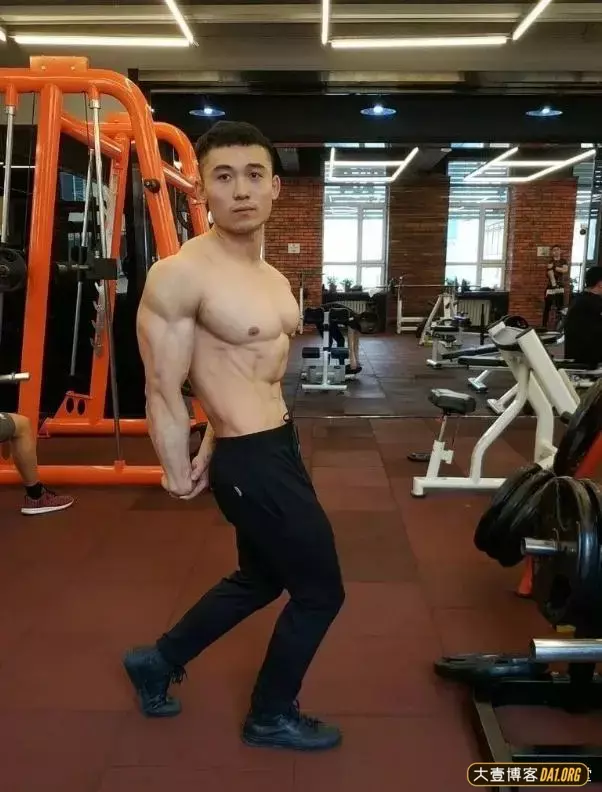 鼓励坚持健身的一句话:要全力以赴,只为心中的梦! 鼓励坚持健身的一句话:要全力以赴,只为心中的梦!