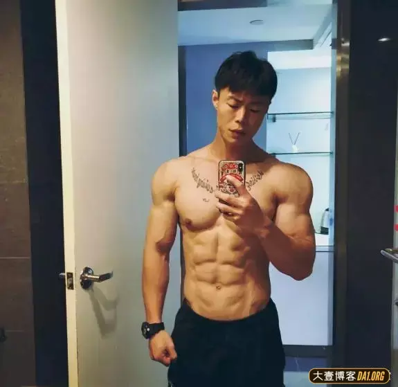 健身是世界上最公平的事,付出多少,收获多少! 健身是世界上最公平的事,付出多少,收获多少!