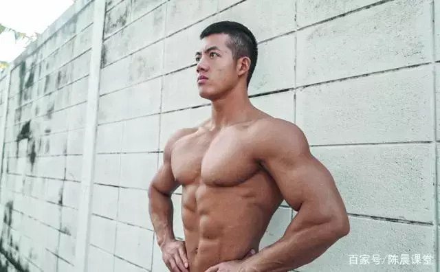 健身教练夏胜杰:黝黑健壮的寸头筋肉男充满阳刚美! 健身教练夏胜杰:黝黑健壮的寸头筋肉男充满阳刚美!
