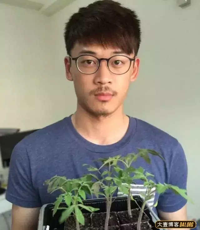 台湾小奶狗陈梓轩:生活照比写真耐看 台湾小奶狗陈梓轩:生活照比写真耐看