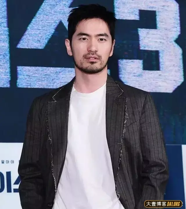 李阵郁现状:性感大叔在线释放魅力! 李阵郁现状:性感大叔在线释放魅力!