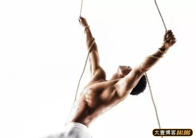 谢梓秋摄影作品之芭蕾王子系列,性感肌肉狂野又柔美! 谢梓秋摄影作品之芭蕾王子系列,性感肌肉狂野又柔美!