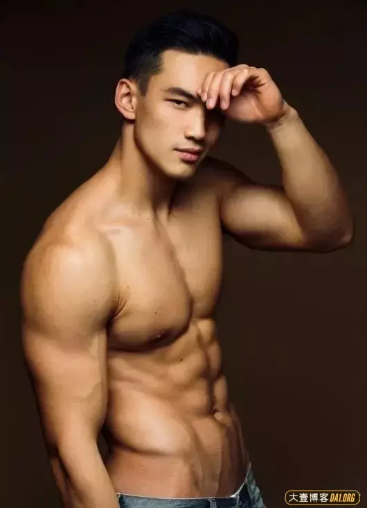健体选手:明确自己的目标,坚持下去,信念是关键! 健体选手:明确自己的目标,坚持下去,信念是关键!