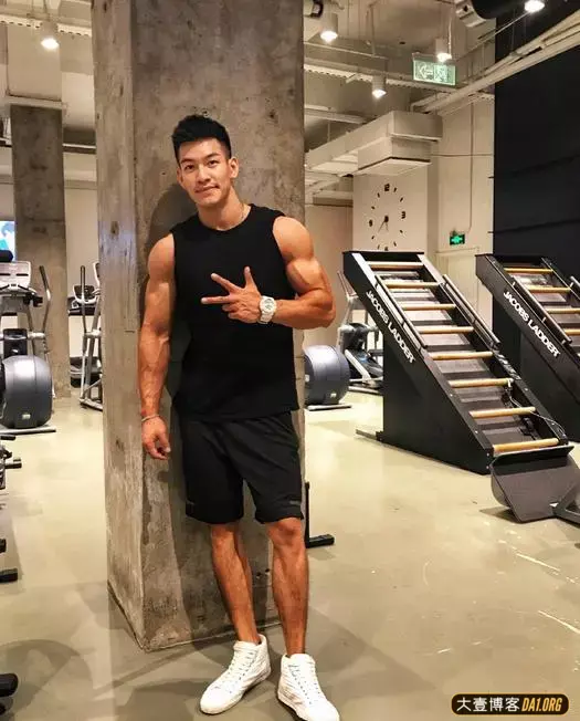 健体冠军魏鑫磊,魏鑫磊是同志恋吗? 健体冠军魏鑫磊,魏鑫磊是同志恋吗?