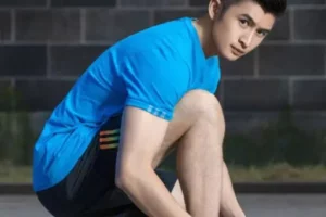 张云龙脱衣服秀腹肌视频被网友疯狂转发-大壹博客