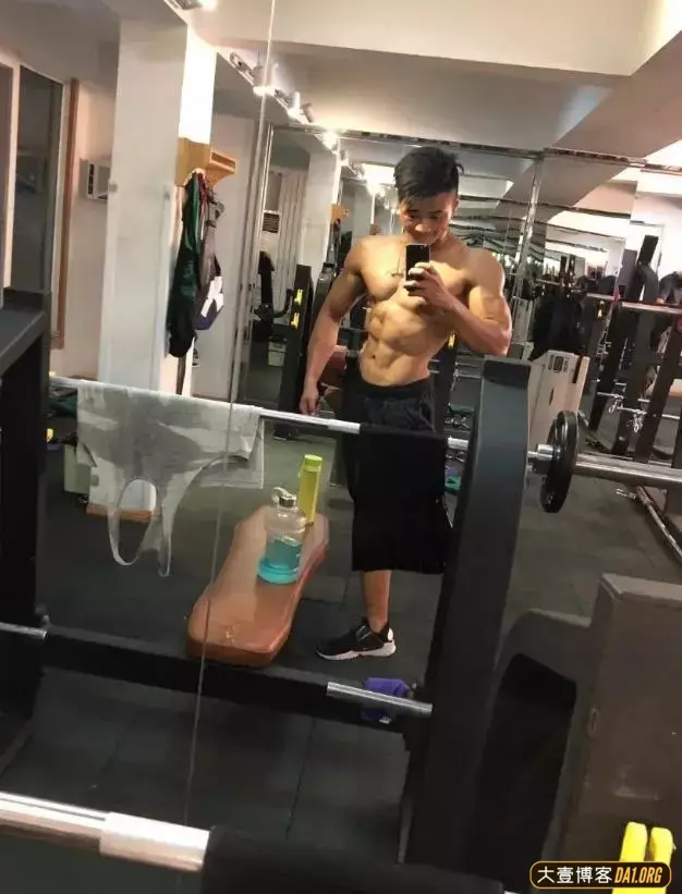 陕西小伙健身:因为喜欢,所以要更加努力! 陕西小伙健身:因为喜欢,所以要更加努力!