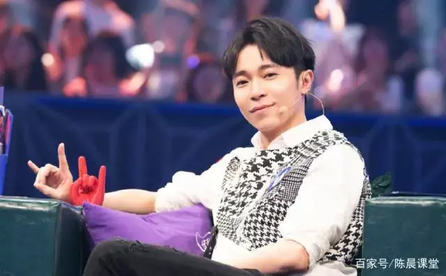 吴青峰为什么不谈恋爱?吴青峰是不是弯的? 吴青峰为什么不谈恋爱?吴青峰是不是弯的?