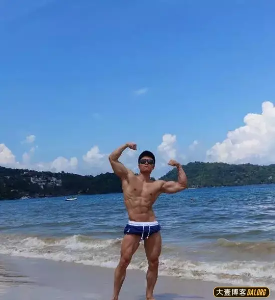 私人教练自述:自己从网瘾排骨男变成肌肉型男! 私人教练自述:自己从网瘾排骨男变成肌肉型男!