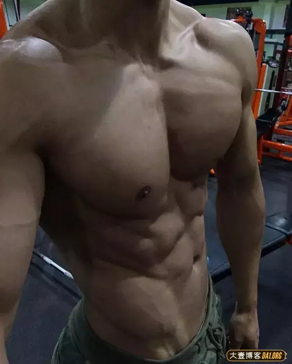 私人教练自述:自己从网瘾排骨男变成肌肉型男! 私人教练自述:自己从网瘾排骨男变成肌肉型男!