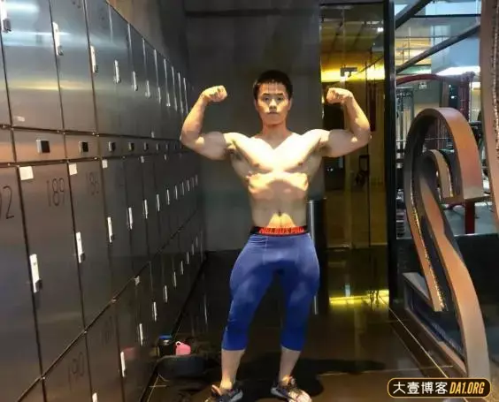 只要自信,没有什么可以阻碍你变得优秀! 只要自信,没有什么可以阻碍你变得优秀!