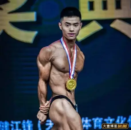 只要自信,没有什么可以阻碍你变得优秀! 只要自信,没有什么可以阻碍你变得优秀!