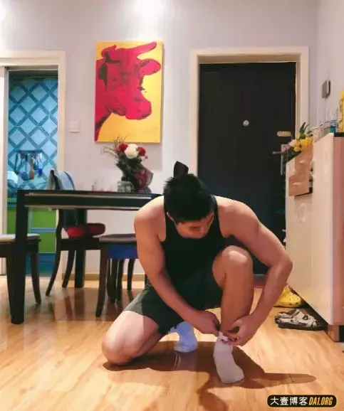 陈咏开微博承认出柜,陈咏开男朋友杨汉照片被网友疯狂搜索 陈咏开微博承认出柜,陈咏开男朋友杨汉照片被网友疯狂搜索