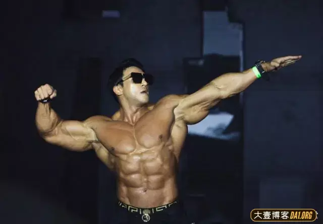 韩国肌肉男黄哲勋,被誉为韩国第一肌肉猛男! 韩国肌肉男黄哲勋,被誉为韩国第一肌肉猛男!