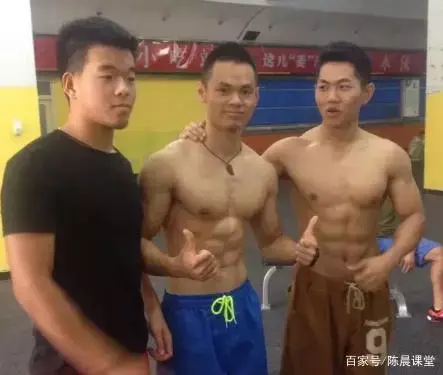 郑大小伙:健身一种积极向上的态度,一种严于利己的坚持! 郑大小伙:健身一种积极向上的态度,一种严于利己的坚持!